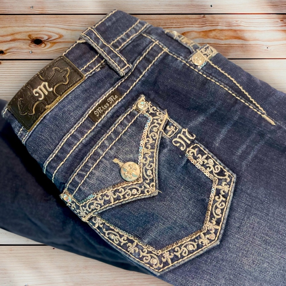 SOLD ❤️ MISS ME Chloe Boot Jeans